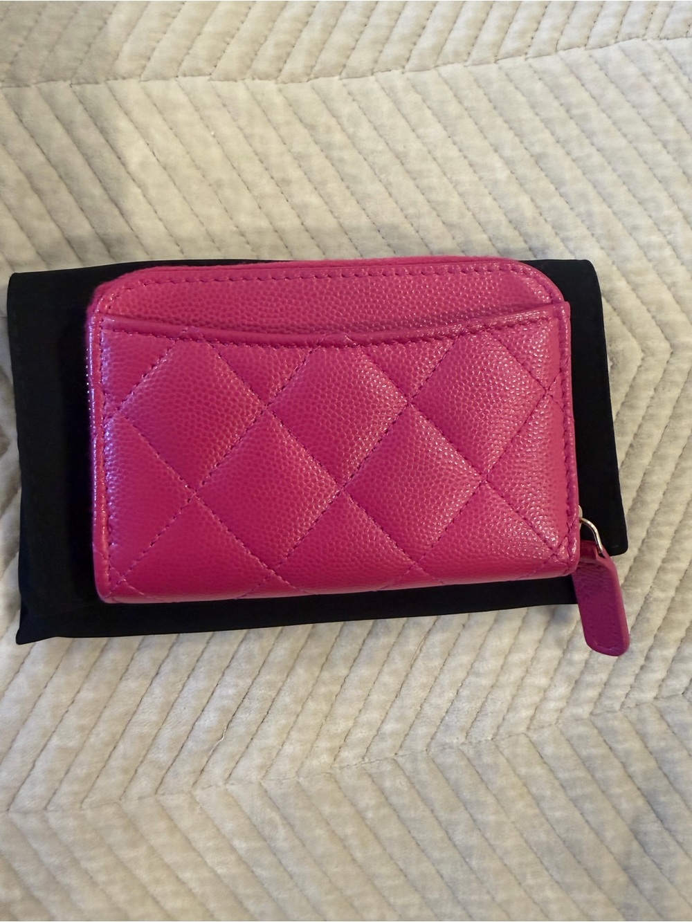 Authentic CHANEL Hot Pink Quilted Zip Card Case with CC Logo - Picture 2 of 3